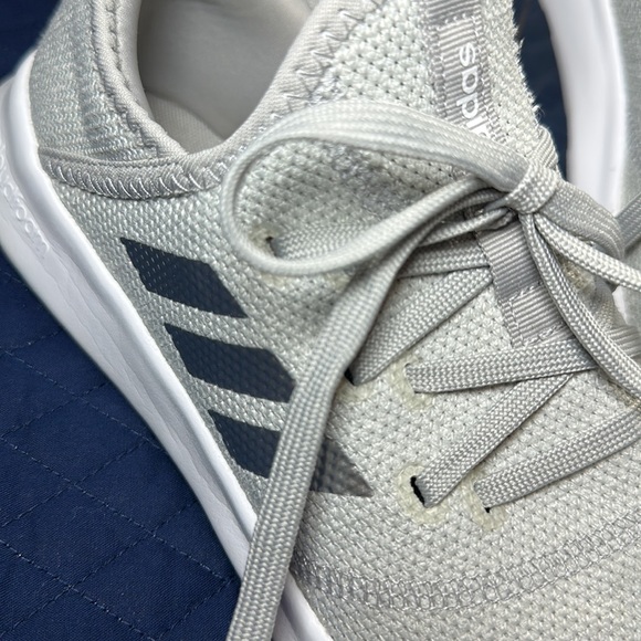 Adidas Cloudfoam Light Gray Sneaker/Tennis/Casual Shoe. Women’s Size 10 Like New - Picture 7 of 7